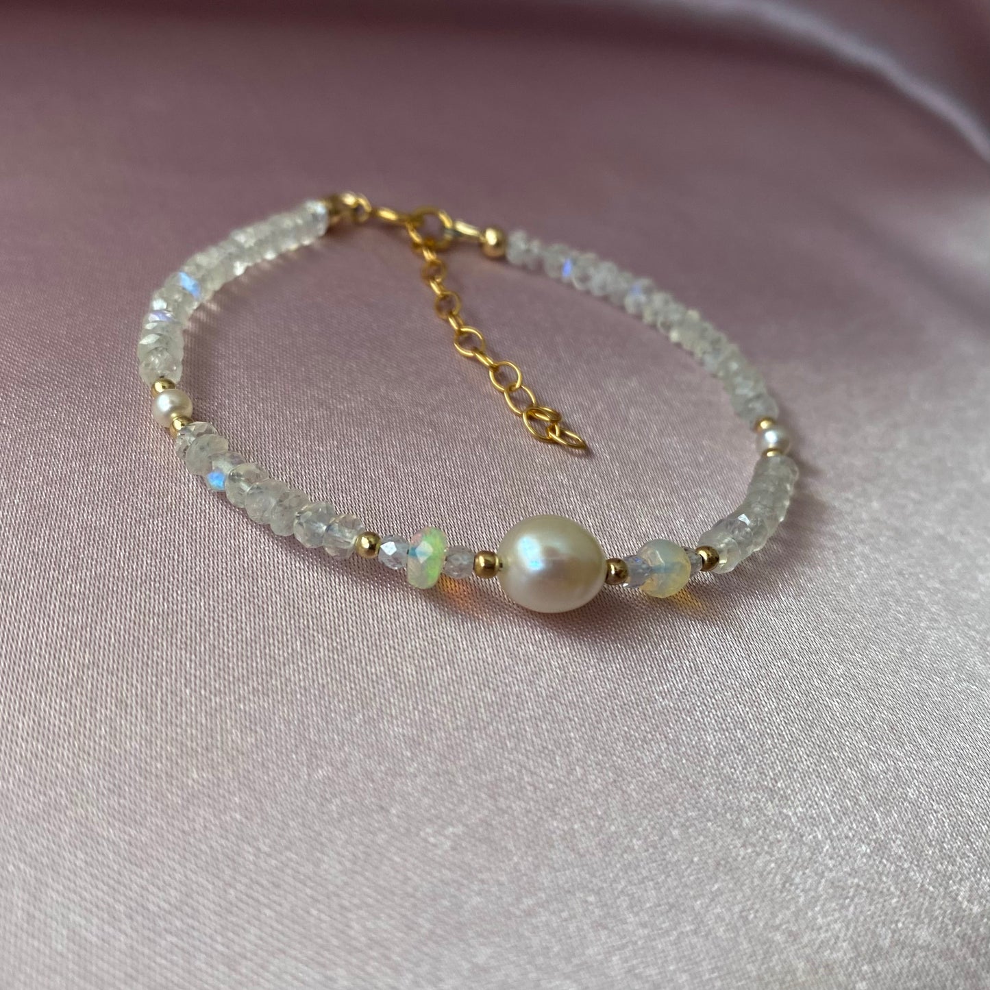 Pearl and moonstone bracelet